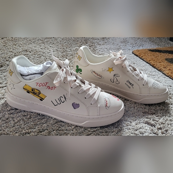 NWT New York Themed Adorable Sneakers - Picture 1 of 8